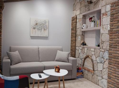 Boutique Eptalofos 15min from airport and sea