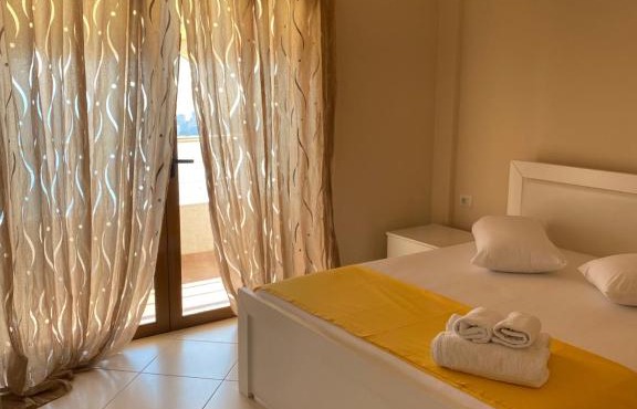 Brunas seaview apartament in Sarandë