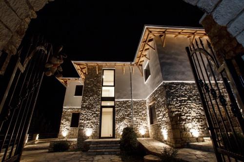 Bujtina KOEL in Gjirokastër