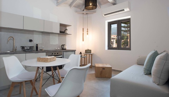 Calme Suites Mani