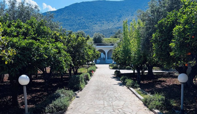 Casa Crystallia blends the serenity of nature with the beauty of the sea
