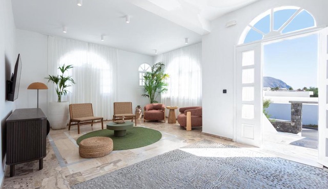 Casa Frati Suites & Villas in Perivolos