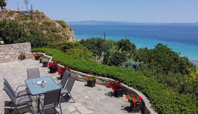 Casa Nikolea by RentalsPro - Afytos Halkidiki