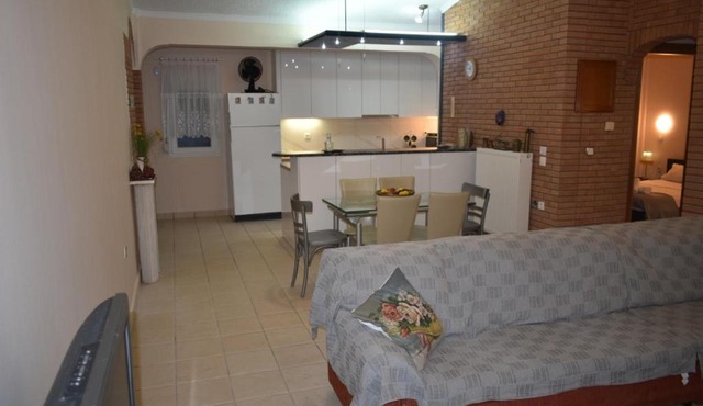 Central Luxury Apartment next to the Beach in Ofrínion