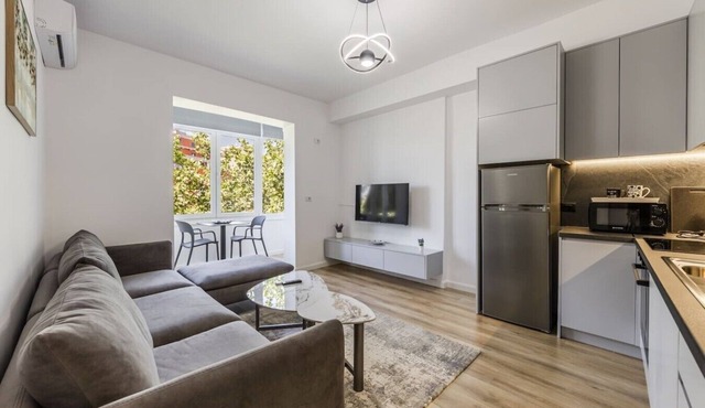 Central Tirana 1BR Apartment Near Main Square by PikHost in Tiranë