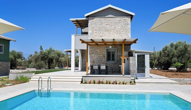 Charming Villa Penelope with Private Pool walking distance to Lefkada town in Lefkada