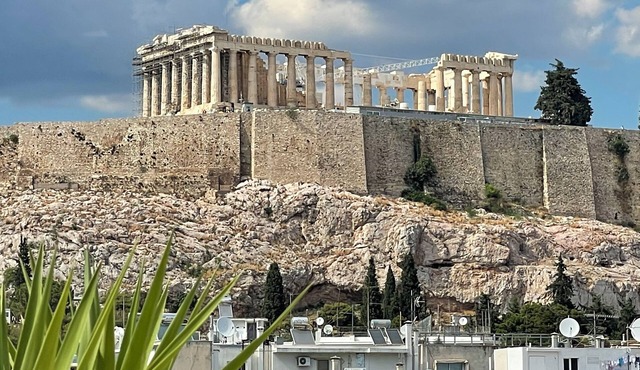 Chic Acropolis apartment with stunning roof terrace in Athens historic center