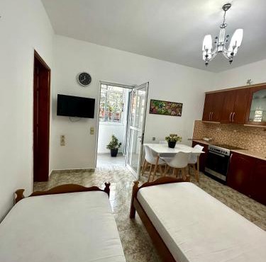 Chris apartament 2 in Polisi i Vogël