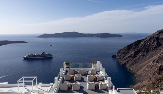 Cliff Side Suites