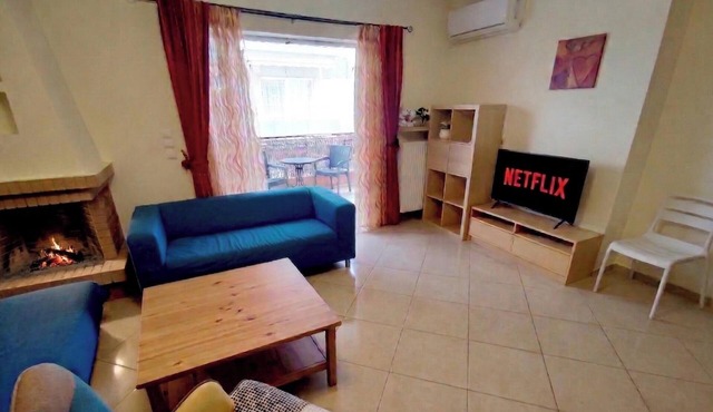 Comfortable 2-Bedroom Apartment Close to Piraeus Port