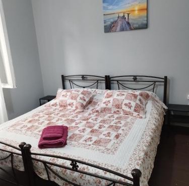 comfortable room and shared kitchen and bathroom