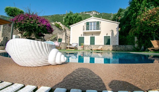 Corfu Beachfront Villa Elektra in Benitses