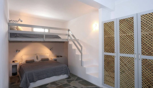 Cosi villa with private pool in Anemos questhouse