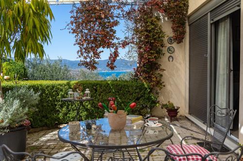 Cozy Cottage με Σοφίτα και Θέα!