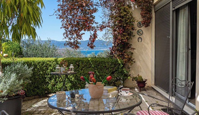 Cozy Cottage με Σοφίτα και Θέα.