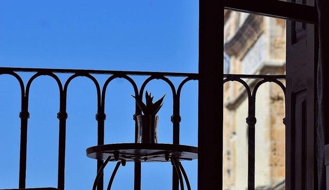 Cozy Room in the heart of the Old Venetian Harbor! in Chania