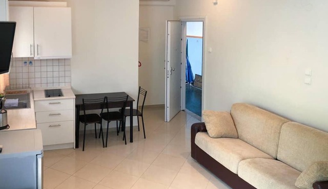 COZY STUDIO NEAR THE BEACH 1STFLOOR in Iraklitsa