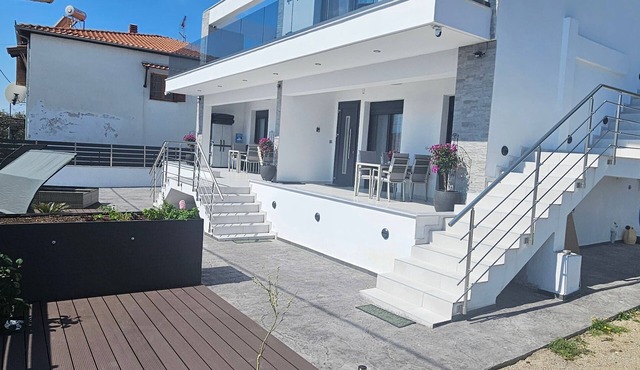 DaRo- Appartments - APP FYNN (250m to the beach) in Serraiki Akti