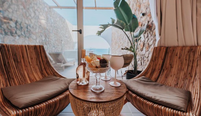 Delfini beach hotel & suites in Vrachonisída touArchangélou