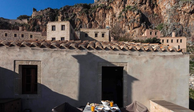 Deluxe 3 level house inside Monemvasia Castle