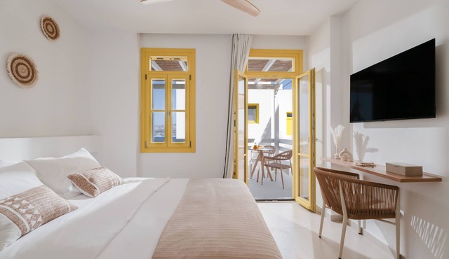 Deluxe Suite with Private Pool and side-Seaview