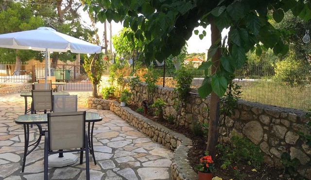 Demeliza Apartments in Plaka