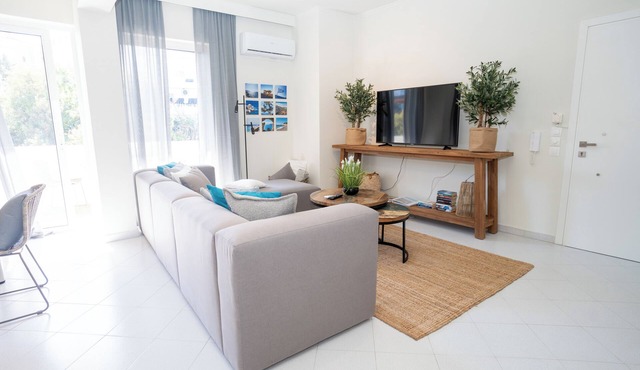 Design-Apartment mit 2 Balkonen & gehobener Ausstattung in Rodos