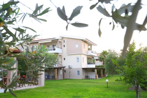Dionisos Resort in Pefkochori