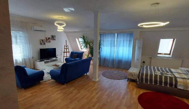 Downtown Delight Apartment in Prishtina City Center in Prishtinë