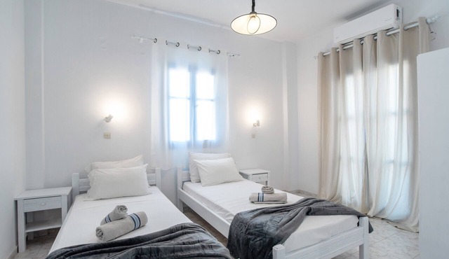 Economy Double Room 3 with Balcony and Air Conditioning