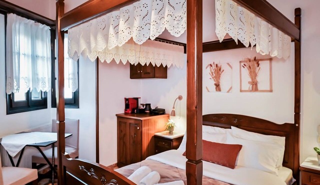 "Elati Deluxe Double" Room with Mountain View and Fireplace in Μακρινίτσα