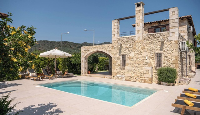 Elegant Countryside Retreat with Private Pool Near Chania in Kirtomados