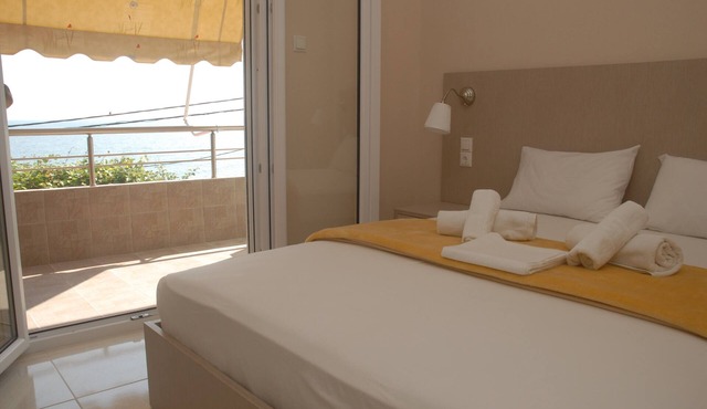 Eleni Kandilari Rooms in Agia