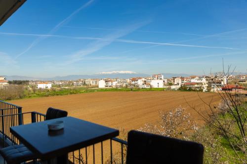 Elia mini Suite 3 in Larisa