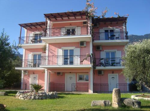 Elpida Studio in Trapezaki