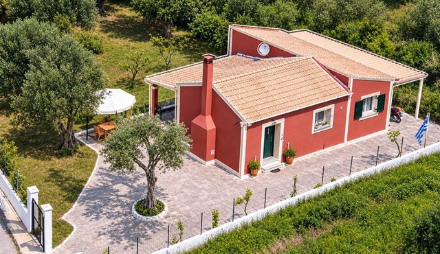 EMA Spa The Red house in Potámion