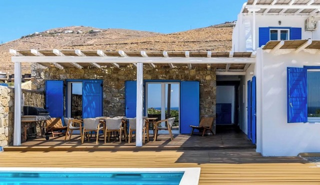Emerald Bay 4BR House with pool by JJ Hospitality