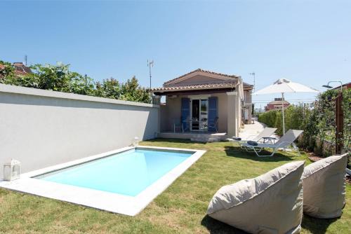 Enchanting Corfu Retreat 1 Bedroom Villa Angel Serene Pool in Agios Georgios