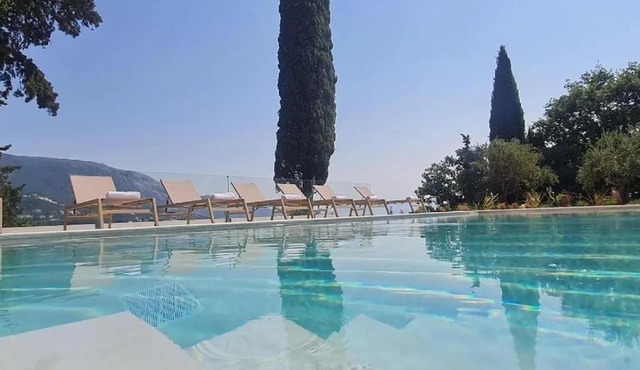 Entire villa in Ypsos - 10 guests - Private Villa in Dassia