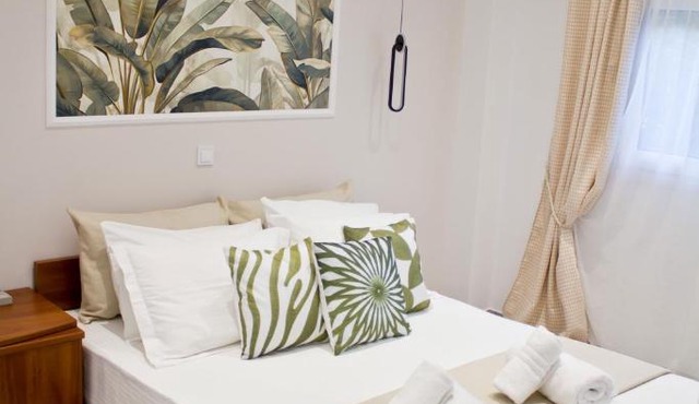 Ermis Mini Suite # 01