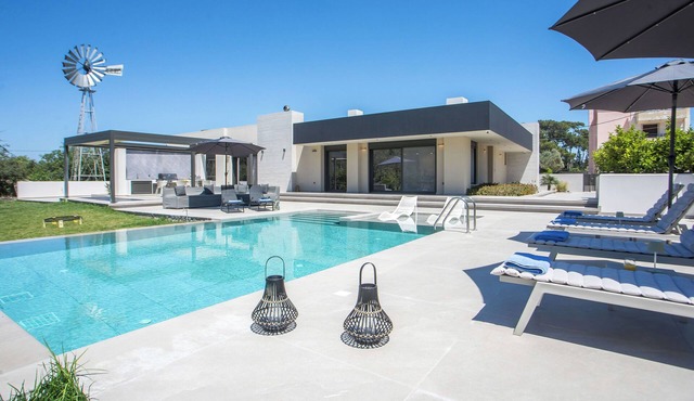 Escape to Casadi Luxury Villa, a brand-new property in the area of Ialysos.