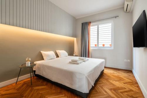 Family 2BR Apt By National Archaeological Museum in Athens