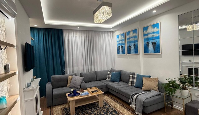 Fantastic 1-bedroom apartment with AC in cool Univers City in Laknas