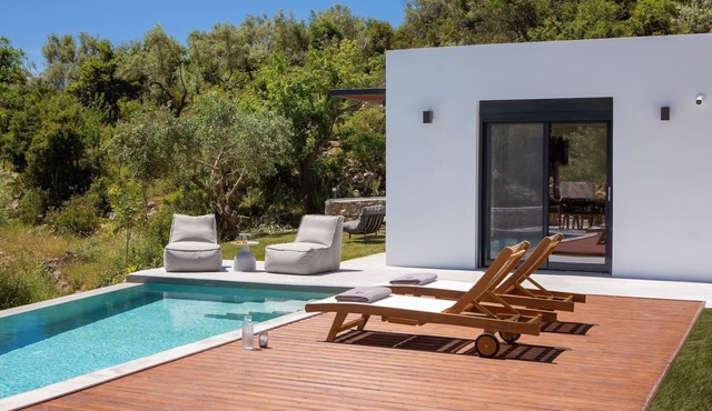 Faos Villa Three, built in a Privileged Natural Environment in Fterno