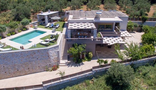 Ferienvilla mit Garten, Grill und Terrasse by Interhome in Maleme Kriti