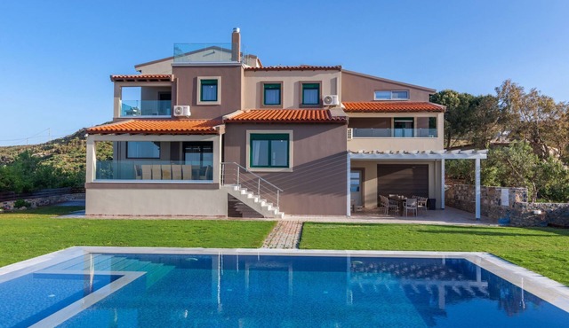 Ferienvilla mit privatem Pool by Interhome in Agia Pelagia