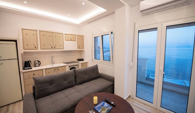 Flisvos Beachfront Apartments
