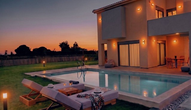 Forestbreeze 1: Luxury 3 Bedroom Villa with Private Pool & Garden in Δήμος Δυτικής Αχαΐας