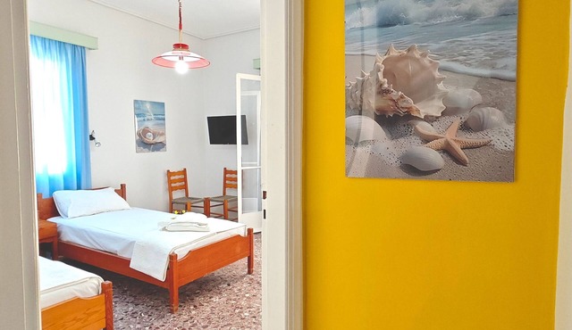 Frinda, studio next to the sea