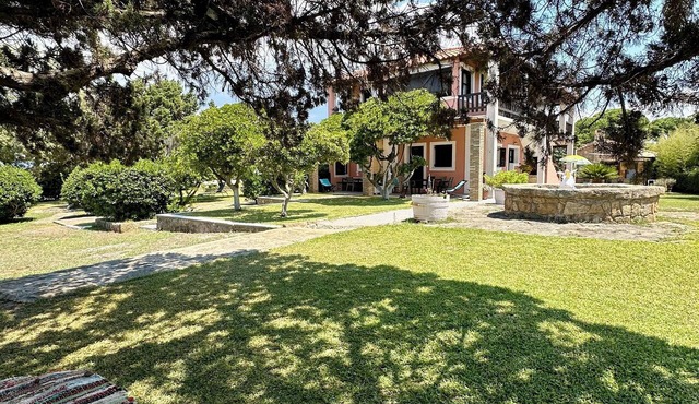 Genari Beach Apartments -Family sea view apartment in Leventochori